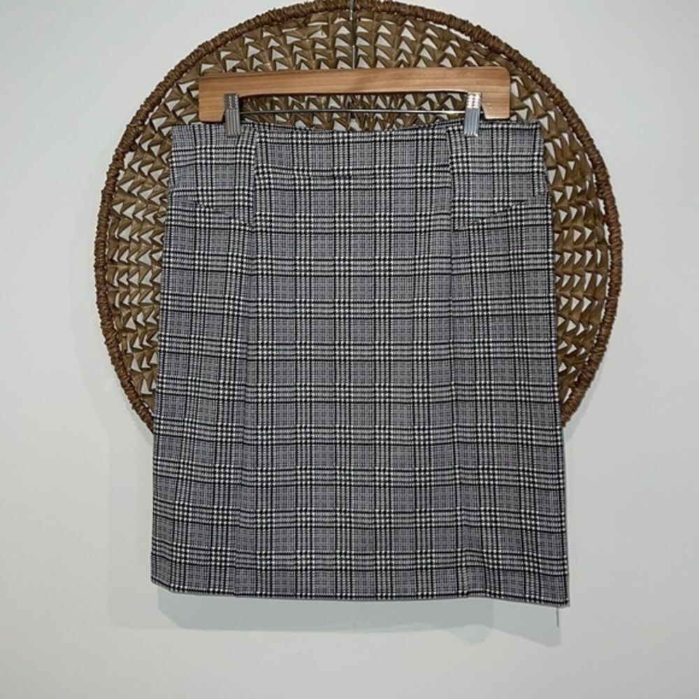 Michael Kors black and white pencil skirt size large